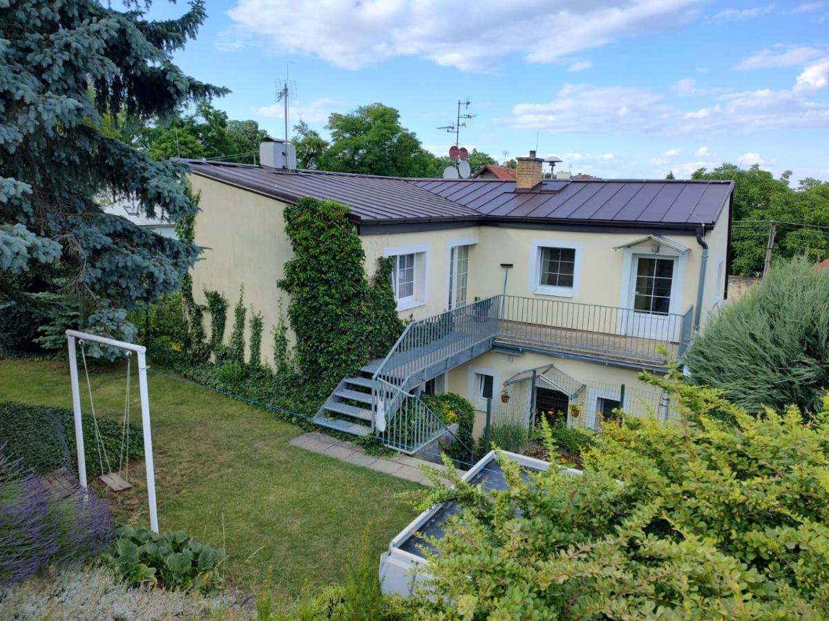 Ferienwohnung U Letiste Kněževes Exterior foto