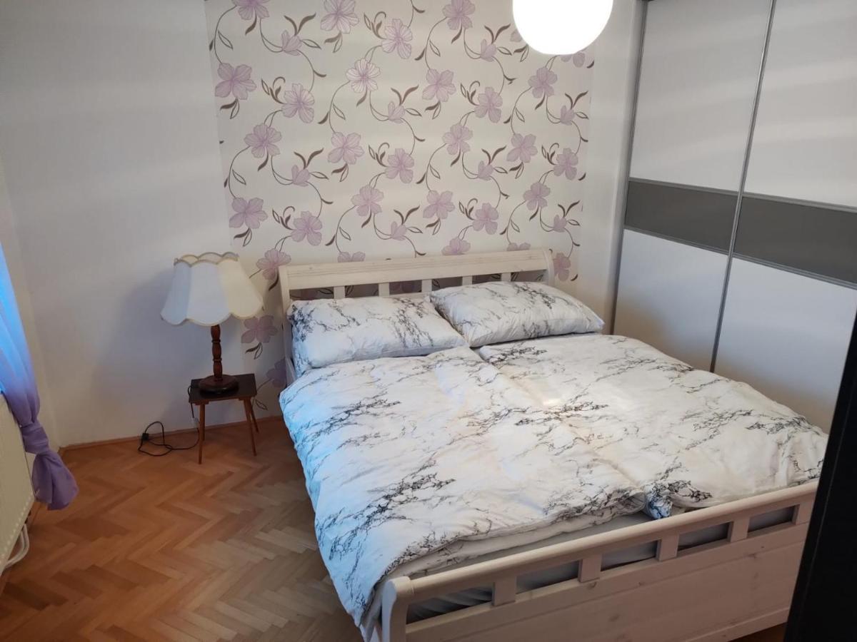 Ferienwohnung U Letiste Kněževes Exterior foto