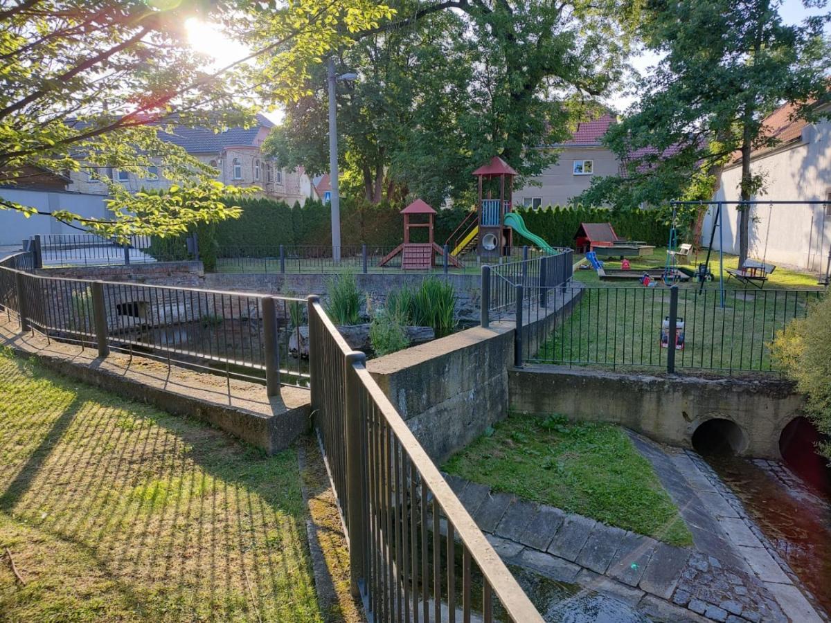Ferienwohnung U Letiste Kněževes Exterior foto