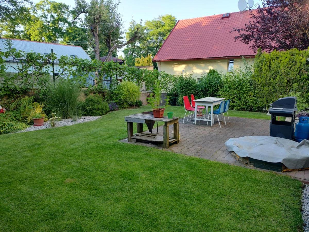 Ferienwohnung U Letiste Kněževes Exterior foto